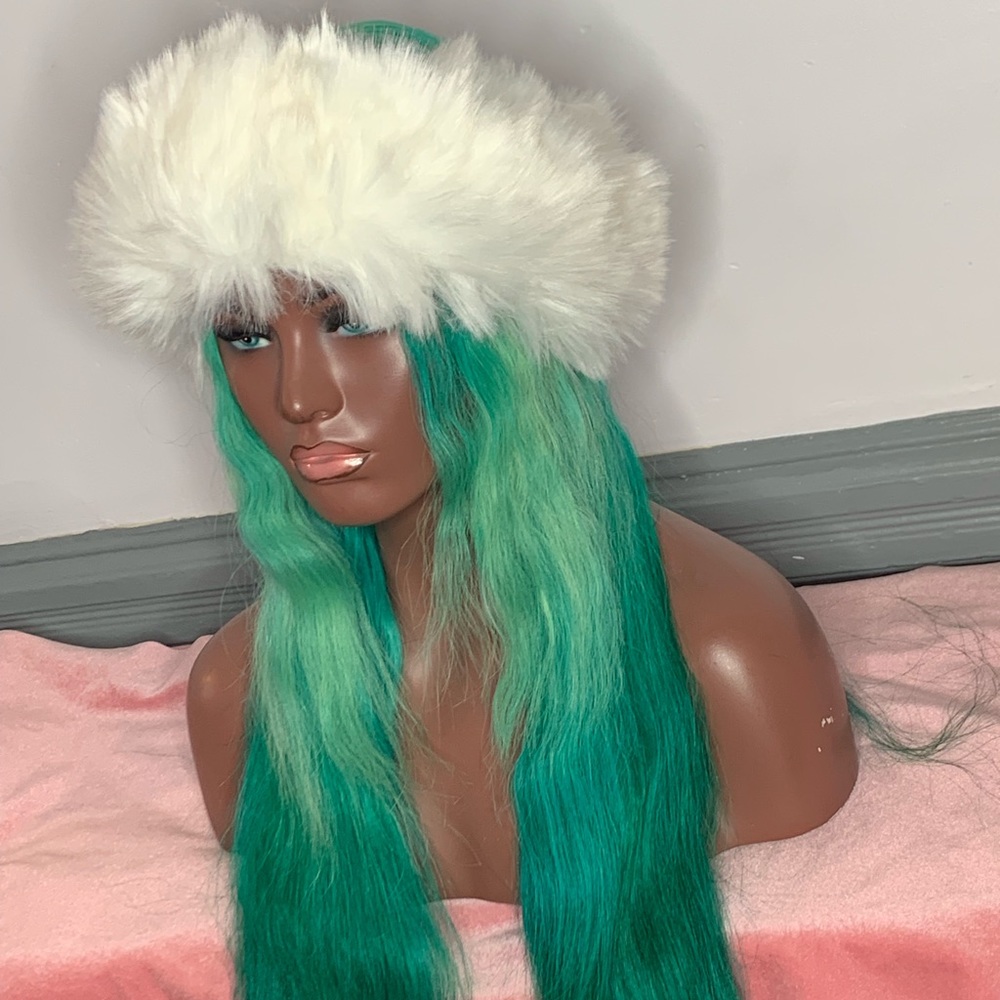 White furry headband {SOLD OUT} - Picture 2 of 7